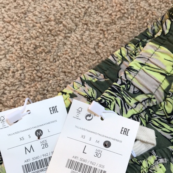 NWT! BERSHKA size L tropical tiger print jogger pants - Picture 7 of 11